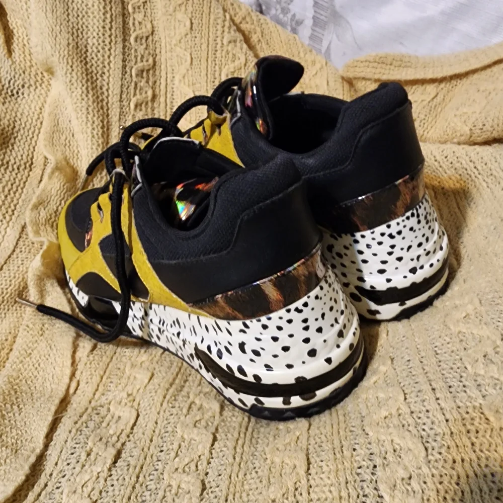 Steve Madden Cliffhanger Sneakers - Picture 4 of 10